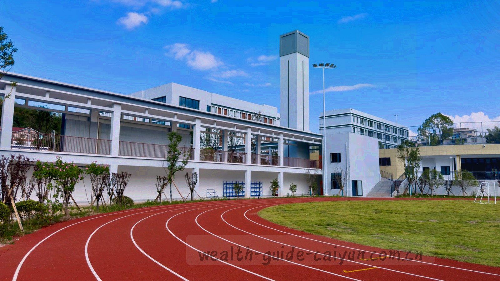 抽象分层图形：本地设备层与服务端层以细线连接，色块使用深蓝与金橙